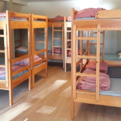 4 Bett Zimmer für Jugendfreizeiten im schwedischen Freizeitheim Långserum Fritidsgård direkt am See