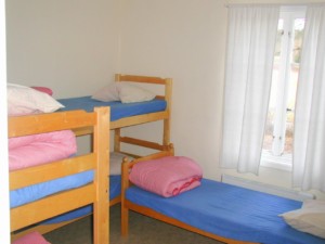 5 Bett Zimmer für Jugendfreizeiten im schwedischen Freizeitheim Långserum Fritidsgård direkt am See