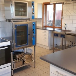 Profi-Küche im schwedischen Gruppenhaus Långserum Fritidsgård direkt am See