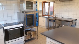 Profi-Küche im schwedischen Gruppenhaus Långserum Fritidsgård direkt am See
