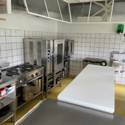 Großküche im schwedischen Freizeitheim Majblommegården