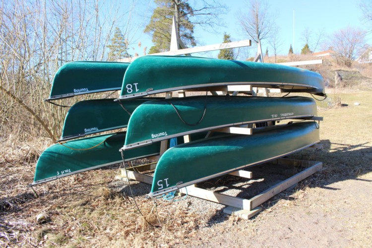 Kanus direkt am See in Östgötagården