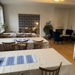 Speisesaal im Haus Sörgården i Köping in Schweden