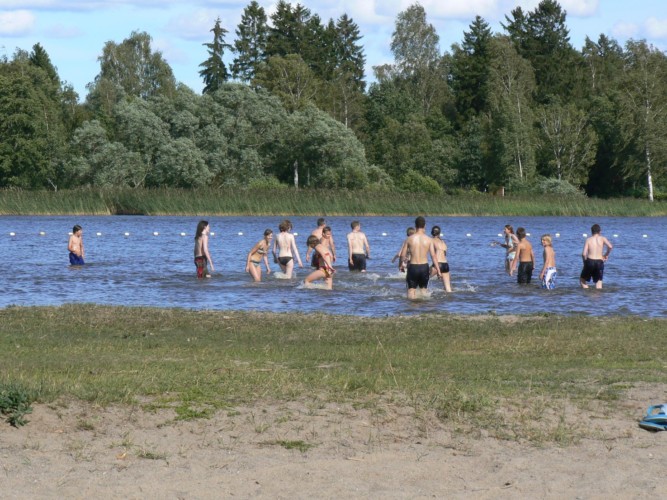 Badestelle am schwedischen Freizeitheim Sörgården i Köping für Jugendfreizeiten