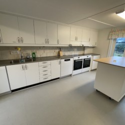 Die Küche im Haus Tygegården in Schweden.