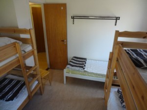 5 Bett Zimmer im schwedischen Gruppenhaus direkt am See Östgötagården