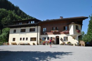 Das Gruppenhotel Prommegger in Österreich von außen.