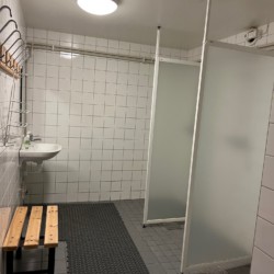 Duschen im schwedischen Haus Ensro