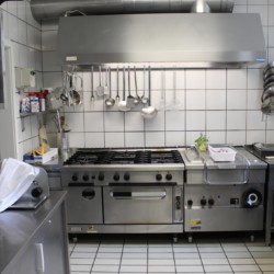 Die Küche im Deutschen Gruppenhaus Larsgesberg.