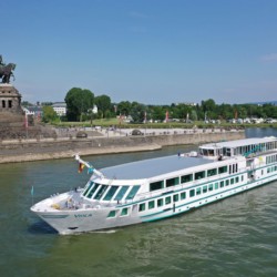 Das barrierefreie und rollstuhlgerechte Flusskreuzfahrtschiff MS Viola für Gruppenreisen in Deutschland.