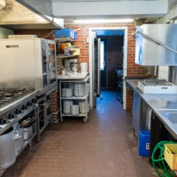 Profi-Küche im dänischen Freizeitheim Trevaeldcentret direkt am See