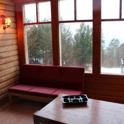 Der Gemeinschaftsraum des Freizeitheims Lunde in Norwegen.