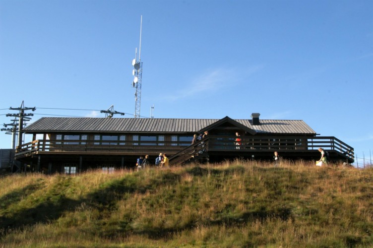 Norwegisches Gruppenhaus Utsikten in den Bergen.