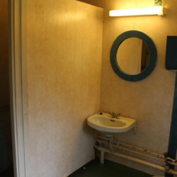 Die Duschen im norwegischen Freizeitheim Haraset.