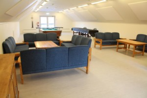 Freizeitraum im norwegischen Gruppenhaus für Jugendfreizeiten Ognatun Ungdomssenter