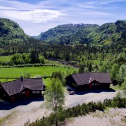 Das norwegische Freizeitheim Omlid in der Nähe vom Kjerrak hat eine tolle Alleinlage.