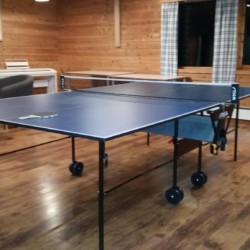 Im Gruppenraum des norwegischen Gruppenhauses gibt es auch eine Indoor-Tischtennisplatte.