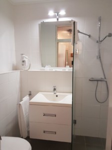 Badezimmer im barrierefreien Hotel Fredeshiem für behinderte Menschen
