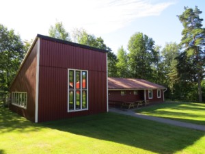 Der Kirchsaal des Freizeithauses Bovik Lägergård in Schweden.