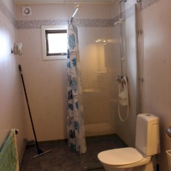Die Sanitäranlagen des Gruppenhauses Gläntan in Schweden.
