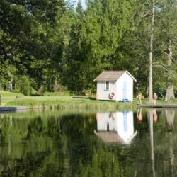 schwedisches Gruppenhaus Kåfalla Herrgård am See für Jugendfreizeiten