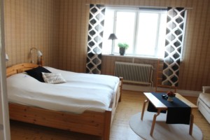 Doppelzimmer im schwedischen Freizeitheim Kåfalla Herrgård am See für Kinderfreizeiten