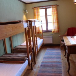 4-Bett-Zimmer im schwedischen Ferienhof Skoglundsgarden für Jugendfreizeiten