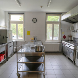 Küche im Gruppenhaus Forsthaus Eggerode im Harz in Deutschland für Kinderfreizeiten