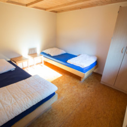 Schlafraum im Gruppenhaus Forsthaus Eggerode im Harz in Deutschland für Kinderfreizeiten