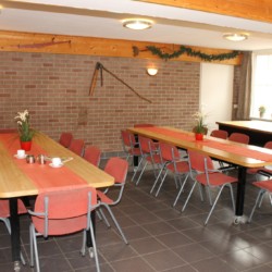 Der Speisesaal im niederländischen Gruppenhaus Kievitsnest in den Niederlanden.