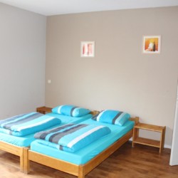 Ein Zweibettzimmer im behindertengerechten Gruppenhaus Kievitsnest in den Niederlanden.