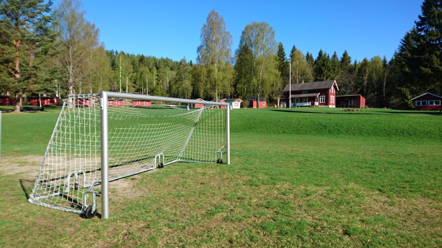 Fußballplatz am Freizeitheim für Jugendgruppen in Norwegen