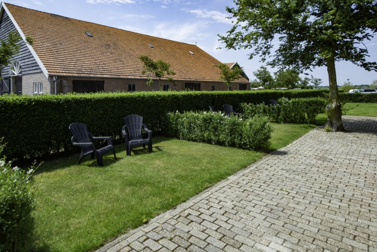 Garten am barrierefreien Ferienhaus in den Niederlanden für Behinderte und Rollstuhlfahrer