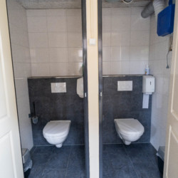 WC im behindertengerechten Gruppenhaus Boerschop in den Niederlanden
