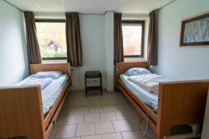 Doppelzimmer im handicapgerechten niederländischen Gruppenhaus Follenhoegh
