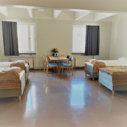 geräumige und zumeist 4-Bett Zimmer im finnischen Freizeitheim für Jugendfreizeiten