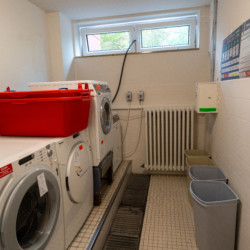 Waschraum im Deichhaus an der Nordsee für behinderte Meschen und Rollstuhl-Fahrer