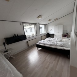 Sauberes und gepflegtes Schlafzimmer für Jugendreisen im dänischen Freizeitheim Filso.