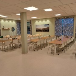 Gruppenhaus in Norwegen mit sehr großem Speisesaal.