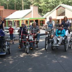 Fahrräder im barrierefreien Gruppenhaus Mechelsbos für Menschen mit einer geistiger Behinderung und Personen im Rollstuhl